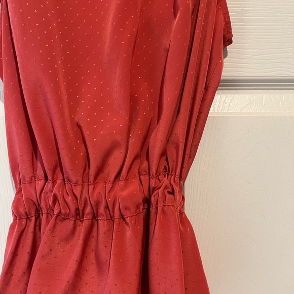 š§”ELLE Womenās Sleeveless Ruffle Button Down V-Neck Cinch Tie Waist Sz Smallš§” - Picture 3 of 7